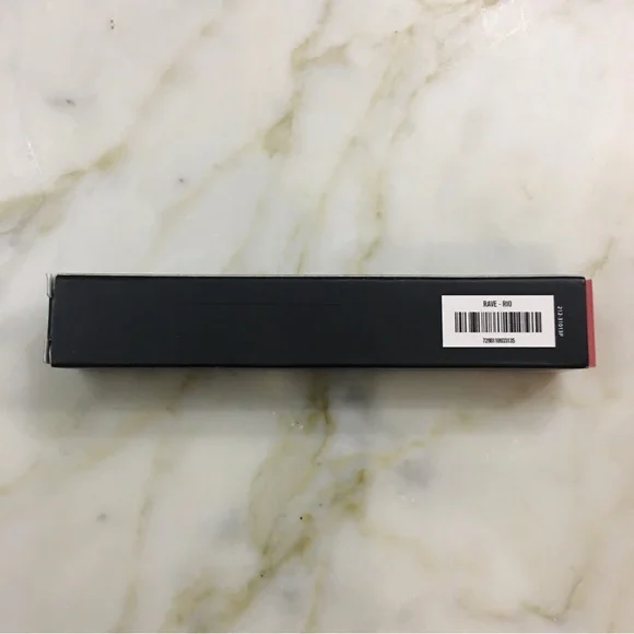 IL Makiage Rave Lip Crayon - RIO - Picture 5 of 11